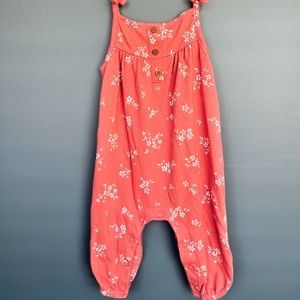 Carter’s baby girl romper. Size 6 months. Gently used, in great condition.